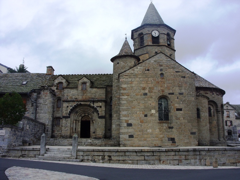 Romaanse kerk Notre-Dame-de-la-Carce uit de 11e eeuw